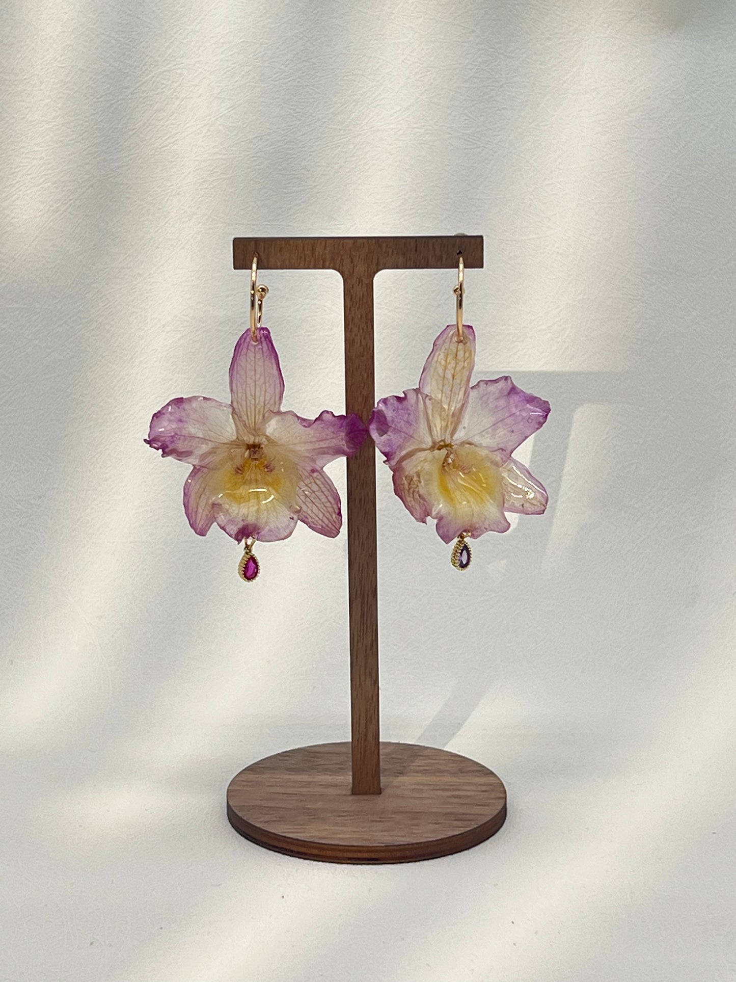 Noble Orchid Earring
