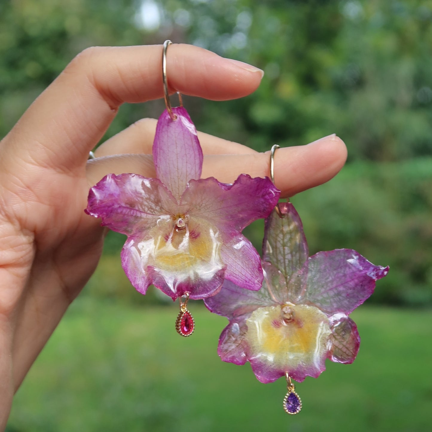 Noble Orchid Earring
